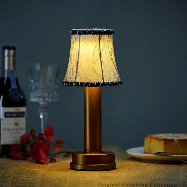 Lampe de Table en Tissu Doku – Élégance et Lumière Douce pour Votre Maison